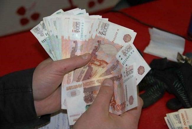 Какая средняя зарплата в Москве