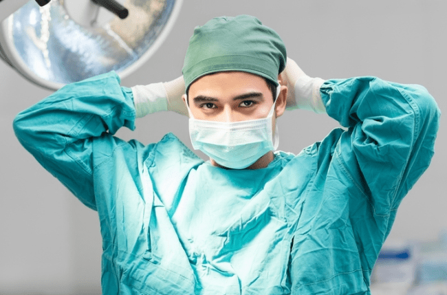 Зарплата хирурга: сколько зарабатывают российские специалисты и их коллеги в других странах
