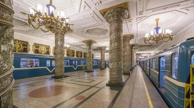 Рисунок 3. Поездки в московской и питерской подземке для местных жителей стоят почти одинаково
