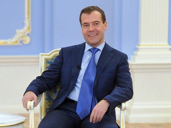 Где учился Медведев
