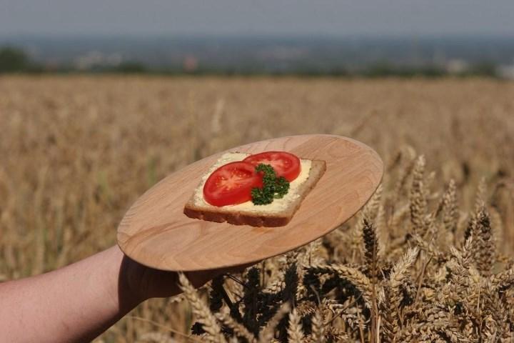 До сбора урожая хлеб выпекают из муки прошлого года. Источник изображения: Jens P. Raak с сайта Pixabay