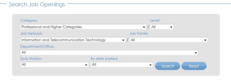 На главной странице сайта, внизу, расположен фильтр для поиска вакансий