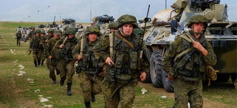 Сколько получают контрактники в российской армии